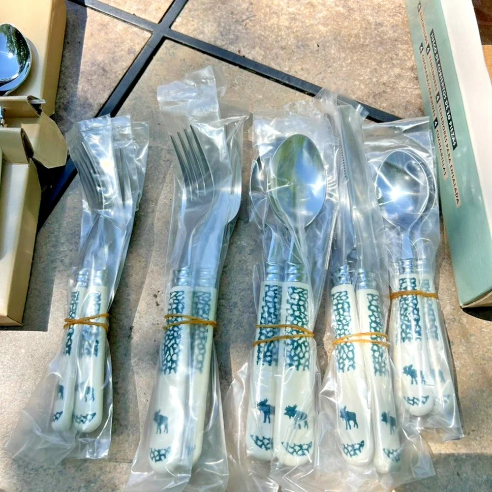 Folk Craft Moose Country 20 Pc Flatware Set Tienshan NIB New Service for 4 1999